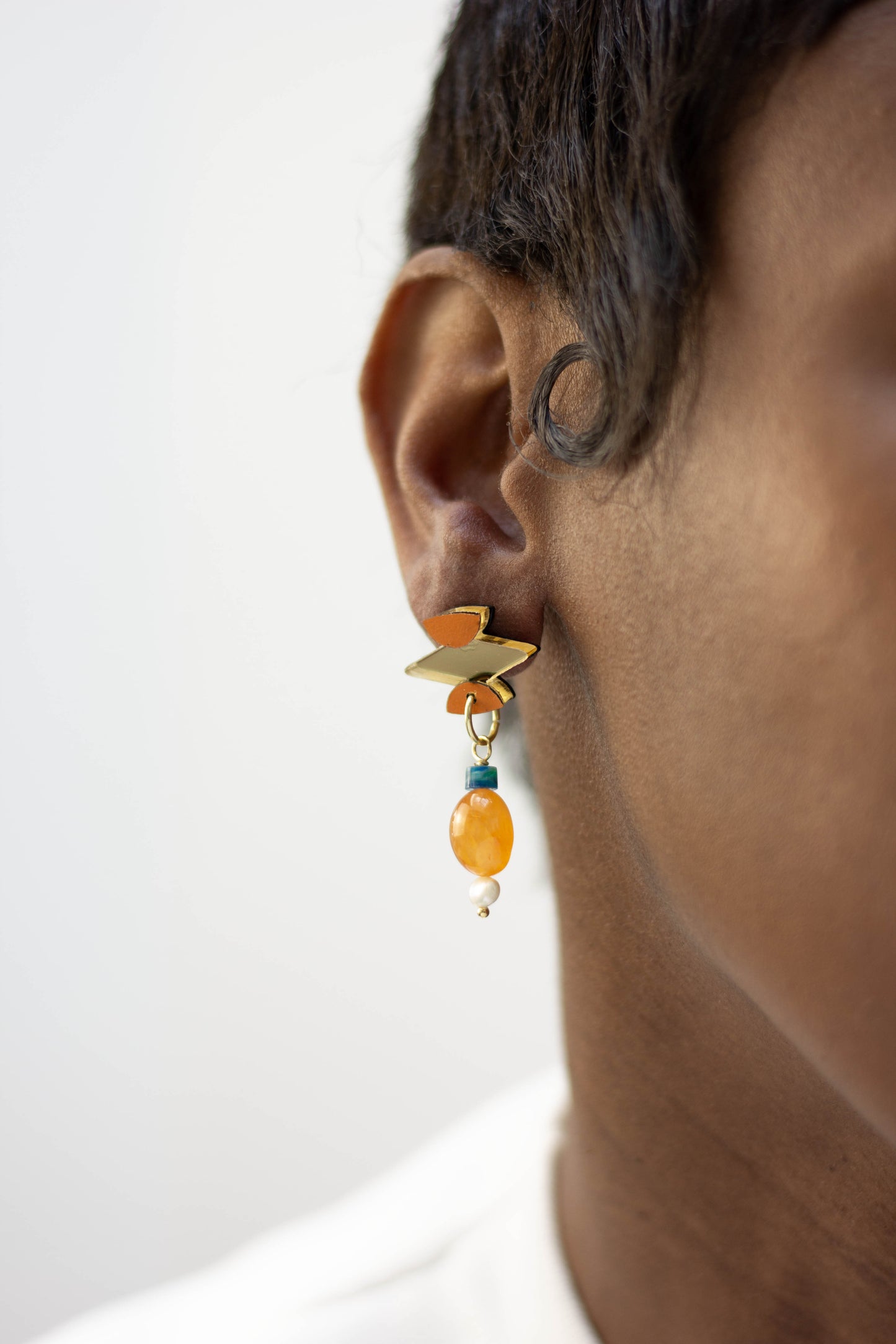 Zaid Earrings - Pearl, Carnelian