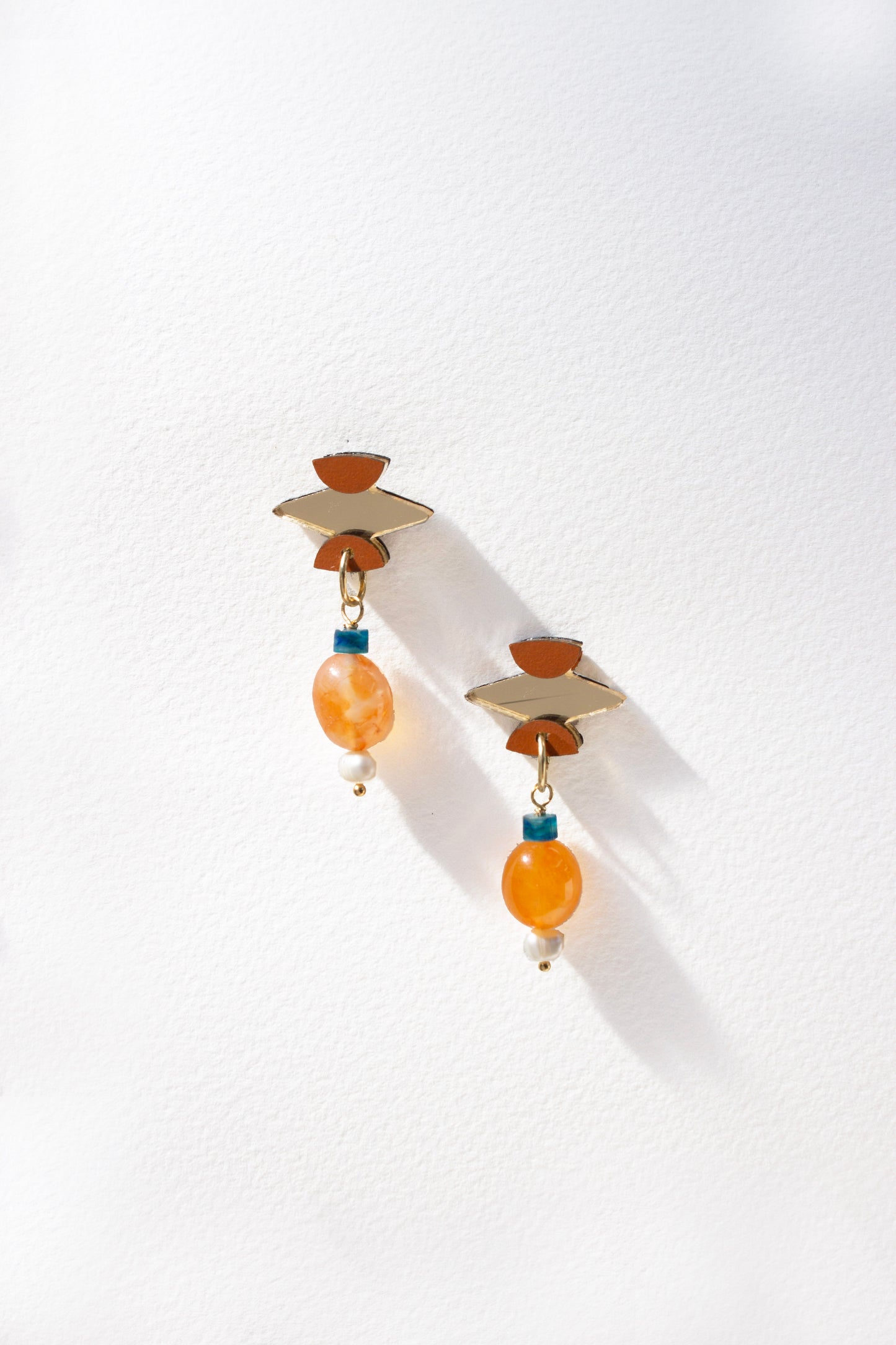 Zaid Earrings - Pearl, Carnelian